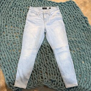 Lucky Brand Light Wash Women's Skinny Jeans